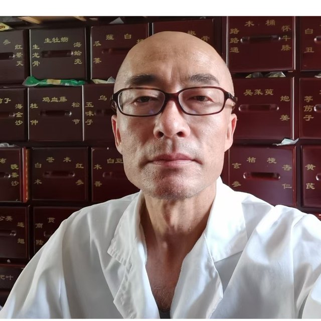 老赵 Lao Zhao — fourth-generation practitioner of Chinese medicine
